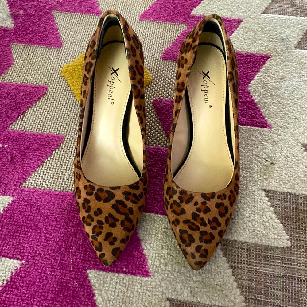Size 6 Leopard heels